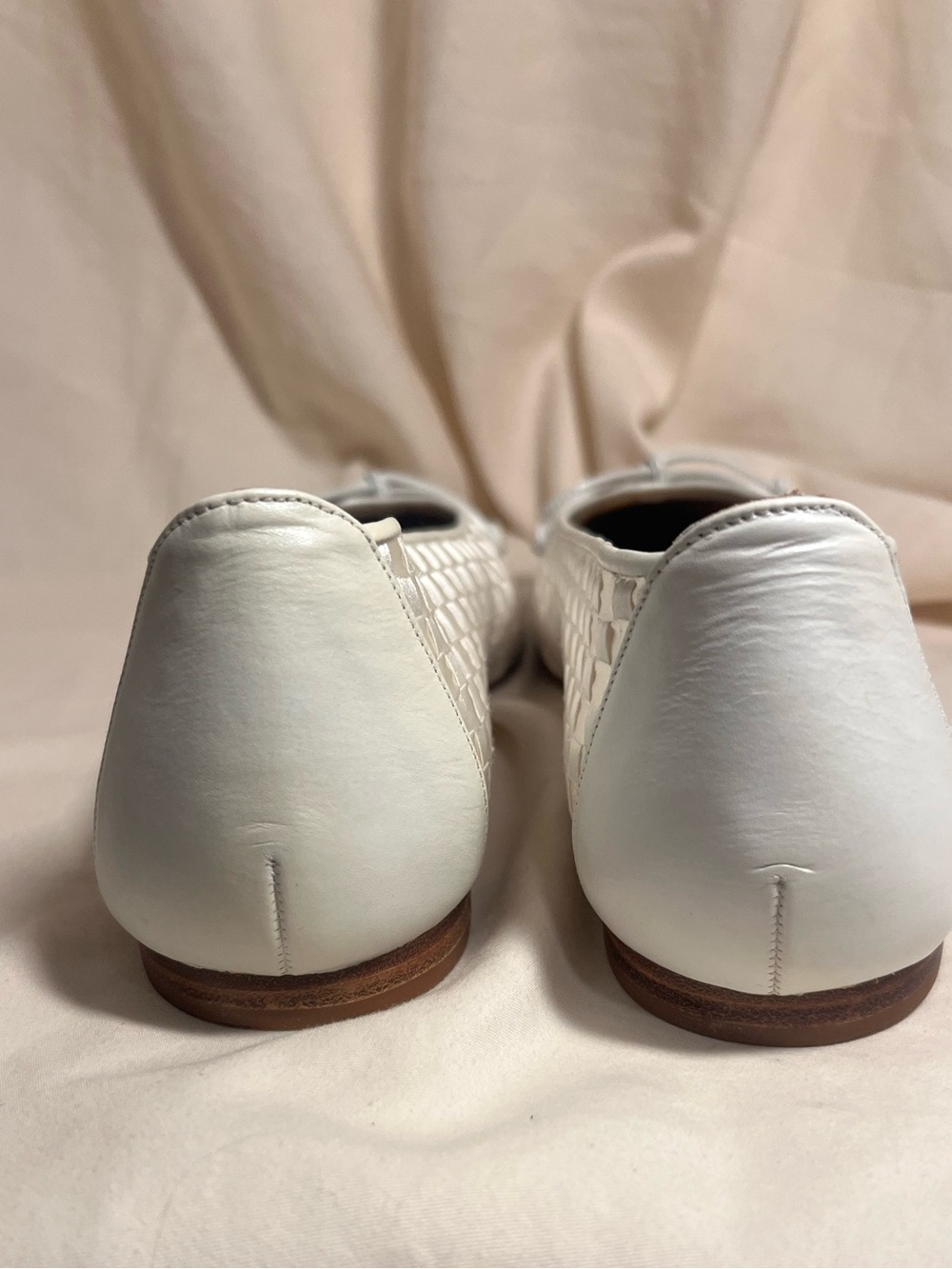Stuart Weitzman Satin Woven Bow Ballet Flats | Style STRINGALONG | Original Box - Picture 6 of 10